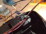 ハリアー後付ウィンカーミラー取り付け もともと電線の入っているところに配線を通します。