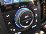 ワゴンRエアコンパネルLED打ち替えと液晶反転 インジケータとリングの輪は青色にしました。