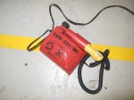 ハリアー ハイブリッドのデイライト施工とウィンカーLED(持込) 今回取り付けに際し一部バンパーを加工する必要があったのでこちらの「超音波カッター」を使います。4万弱する機械ですが切れ味は感動物です。