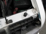 アストロのHIDヘッドライトと各種LED交換 左側はたっぷりスペースが空いています。