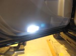 プリウスαのHIDヘッドライト・フォグランプ・LED施工 カーテシーはプレートタイプのLEDを埋め込んでいます。
