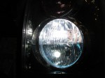 MPV のウィンカー/バック球デュアルカラー施工 ちなみに下のLEDは本当のバック球で、CREEの5W球を使用しています。正面の照射能力はCREEの方が優れていますが、拡散性に関しては今回の電球の方が優秀です。
