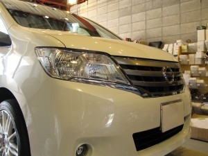 セレナC26のアイラインテープLED施工とデイライト取付