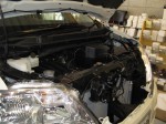 セレナC26のアイラインテープLED施工とデイライト取付 アイラインテープ施工に邪魔なのでグリルは外します。外さなくても施工できますが、今回は配線が多いので外しました。