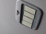  あとはプレートのLEDを4枚貼り付けて、裏を半田で並列に繋いでソケットに繋げば完成です。やばいぐらい明るいです。 