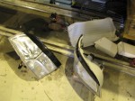 ハイゼットのデュアルカラーLEDバルブ施工 この手の車はユニットが簡単に外れるので作業性は抜群です。
