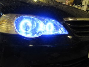 オデッセイのヘッドライトダブルプロジェクターインストール