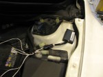 アテンザのPIAAウィンカーレギュレータ取付とLEDバルブ交換 装置も非常に小さく取り付けスペースも問題ありません。ウィンカーラインにはエレクトロタップで接続することになっていますが、後々の接触不良があるので当店では半田付けで施工させていただいております。ラインがかなり短いので結構難しいですが・・・。