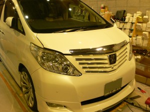 アルファードの５５Wヘッドライトコンバートと各種テープLED施工