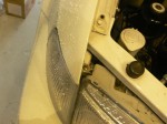  ウィンカーユニットだけで外れると思われますが、確実な方法が不明だったため、タイヤハウスから手を突っ込んで交換しました。 