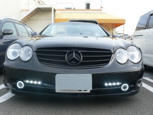 Mercedes SL500 のフォグHIDとイカリング取付・デイライト施工