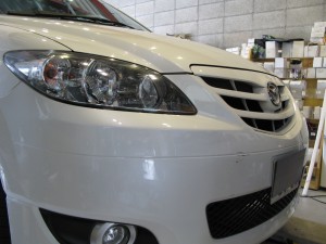 MPVのHIDフォグランプ施工