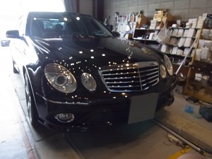 Mercedes-Venz W211 E35のHIDフォグ交換とフットランプLED化