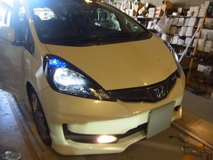 フィットRSのフォグランプHID施工とルーム球LED交換