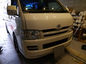 ハイエースの後付HIDヘッドライトの修理