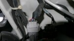  運転席側は青色、助手席側は黄色がヘッドライトの電源です。 