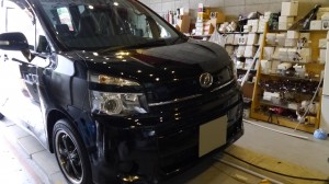 VOXYのヘッドライトHIDとエアコンパネル打ち換え