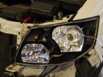 10系アルファードのプロジェクターとLEDイカリング施工 プロジェクターの取り付けが完了したら、車両に戻して光軸調整を行います。あとはリングの固定と5mm砲弾のデコレーション(この作業が一番大変)でおしまいです。