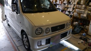 ムーヴカスタムのHIDヘッドライト施工