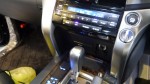  LED打ち替えは色指定は自由にしていただけます。文字もそれぞれ変えることもできますし、ボタンのパイロットランプを変えることもできます。今回はACはピンク、AUTOは白、ガラスヒーターは赤、それ以外は青にしました。文字はすべて白色です。 