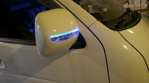 ２００系ハイエースのウィンカーミラー取付施工