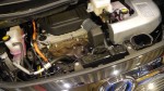  アイラインを施工する場合、バンパーを外さないと施工できる範囲がかなり限られます。基本的に曲線は対応できないので直線だけになってしまいます。今回は端までがご希望だったのでバンパーを外して作業させていただきました。 