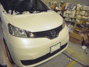 バネットNV200のヘッドライトHIDとルーム球LEDと走行中ナビOK