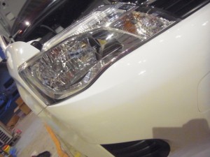 カローラフィールダーのヘッドライト交換