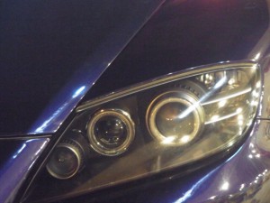 RX-8のダブルロービームプロジェクター施工