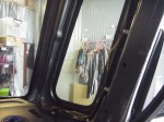 N-BOXのフットイルミと室内灯LEDとシフトゲートイルミ施工 フットイルミを施工しましたが、電源は室内灯から分岐し、運転席Aピラーに通線されている配線から分岐させます。