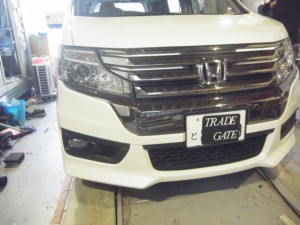 ＲＫ後期型ステップワゴンのフォグランプＨＩＤとコーナリングランプＬＥＤ化