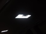 70VOXYのフォグHIDと室内灯LED ヴォクシーのセンター室内灯は左右がマップランプで、ドア連動では真ん中のみの点灯になっていますが、非常にもったいないので、ダイオードを2個挟むことで全灯するようにしました。
