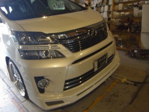 カスタムガレージ「スパーク」さんのコンプリートカー御来店