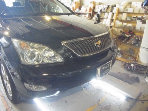 ハリアーのフォグランプHID交換作業
