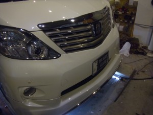 アルファードのHIDフォグランプコンバート
