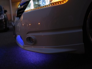 オデッセイのアンダーイルミ（レインボーカラー）施工