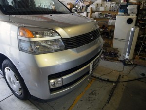 ノアのHIDヘッドライトコンバート作業