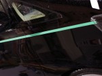 デモカー製作!!しかも2台!! 今回カッティングマシン導入に伴いピンストライプ施工もサービスに加えました。デコラインは自由に設計可能です。まず施工予定の上か下に予めマスキングテープでマーキングします。