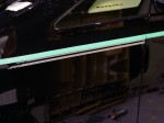 デモカー製作!!しかも2台!! その後はテープに沿うようにステッカーを貼り付けます。事前に貼り付け面を洗浄・脱脂する必要があります。コーティング施工車は事前に確認が必要です。