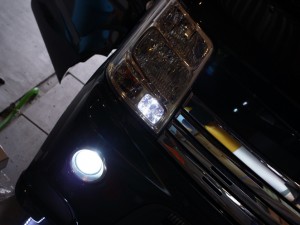 エブリィのHIDフォグとポジション・ライセンス・バック球LED交換
