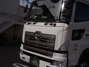 HINO プロフィアのＬＥＤ化作業