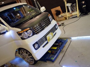アトレーのサイドステップLEDスカッフプレートの取付