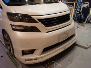 ヴェルファイヤのヘッドライトバルブ交換とフォグのHID化