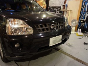 エクストレイルのフォグランプHID化