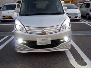 デリカD２のデュアルカラーデイライトの施工