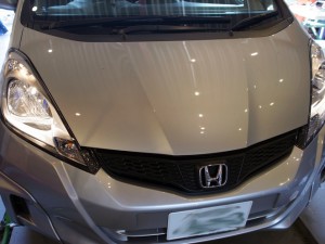 フィットのヘッドライトHID施工