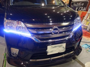 セレナのアイライン施工