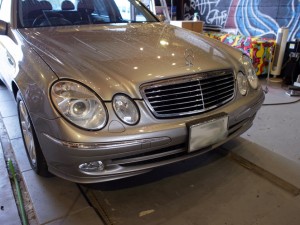 MercedesのHIDフォグ施工
