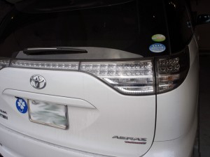 エスティマのテールユニット取付（持ち込み）
