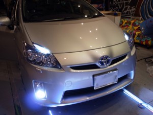 プリウスのLED打ち替え作業（本日2台目）
